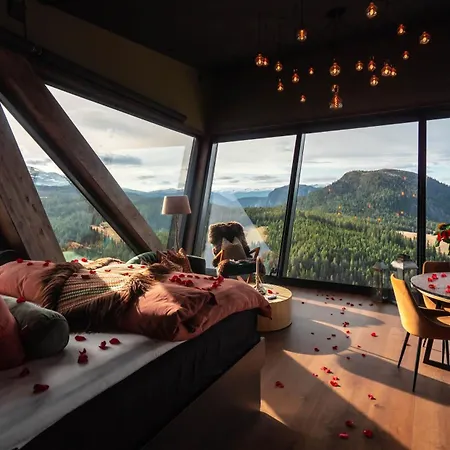 Eagle Nest Eco Lodge Sel